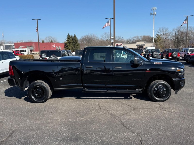 Ram 3500 Vehicle Image 02