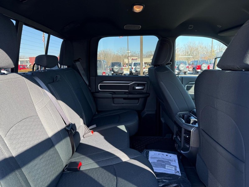 Ram 3500 Vehicle Image 04