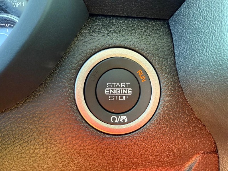 Ram 3500 Vehicle Image 09