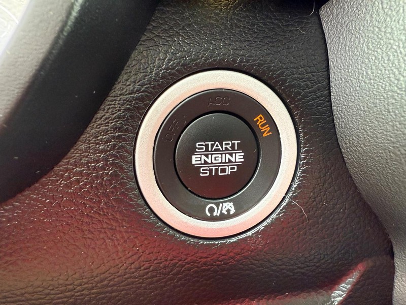 Ram 1500 Vehicle Image 16