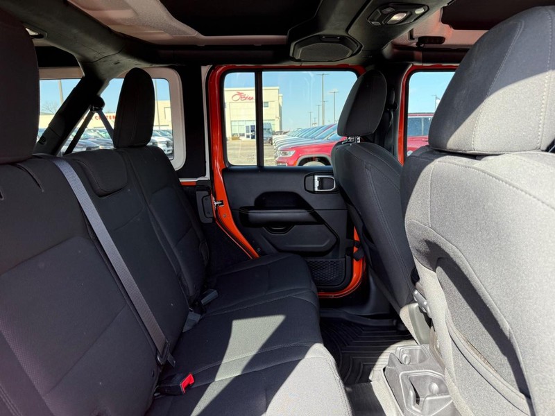 Jeep Wrangler Unlimited Vehicle Image 10