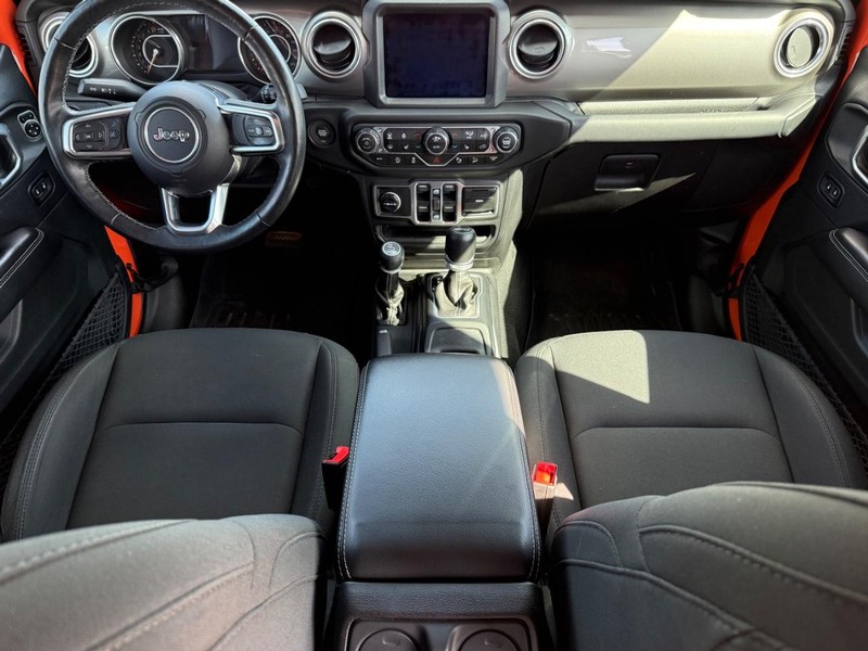 Jeep Wrangler Unlimited Vehicle Image 11