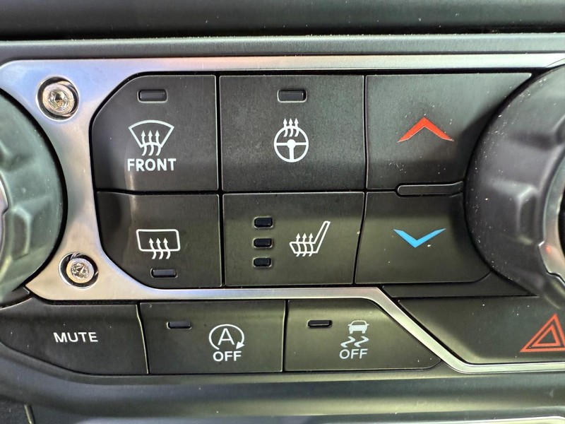 Jeep Wrangler Unlimited Vehicle Image 16