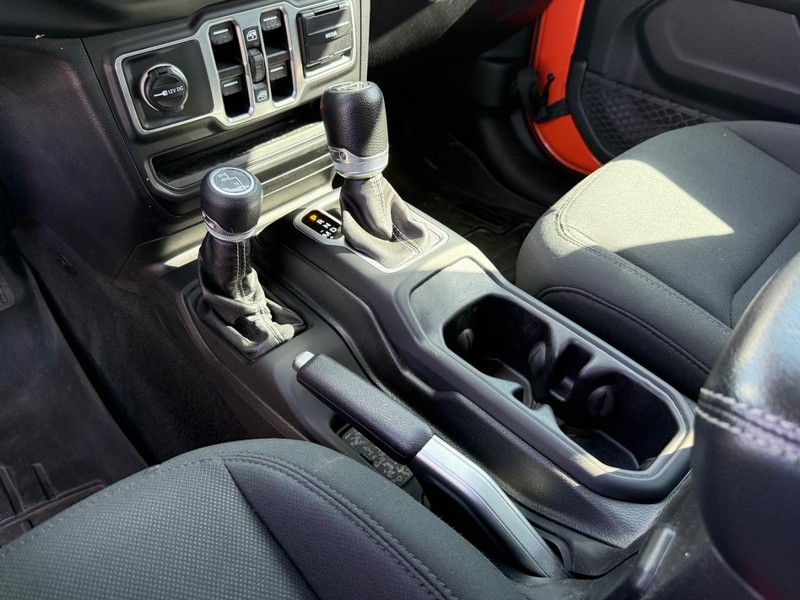 Jeep Wrangler Unlimited Vehicle Image 20