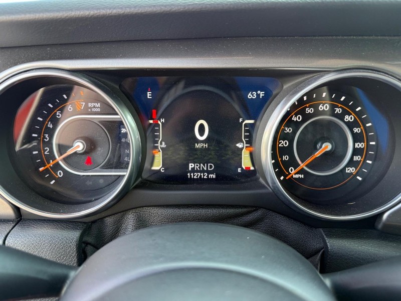 Jeep Wrangler Unlimited Vehicle Image 22