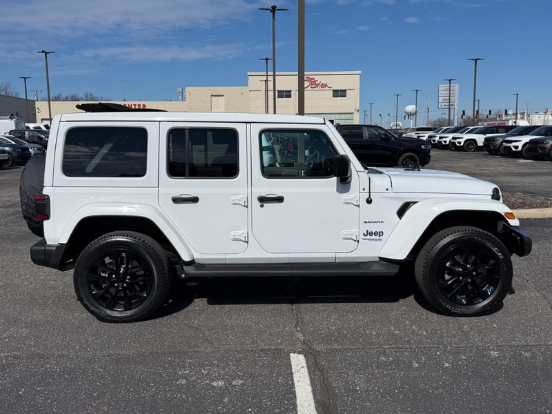 Jeep Wrangler 4xe Vehicle Image 02