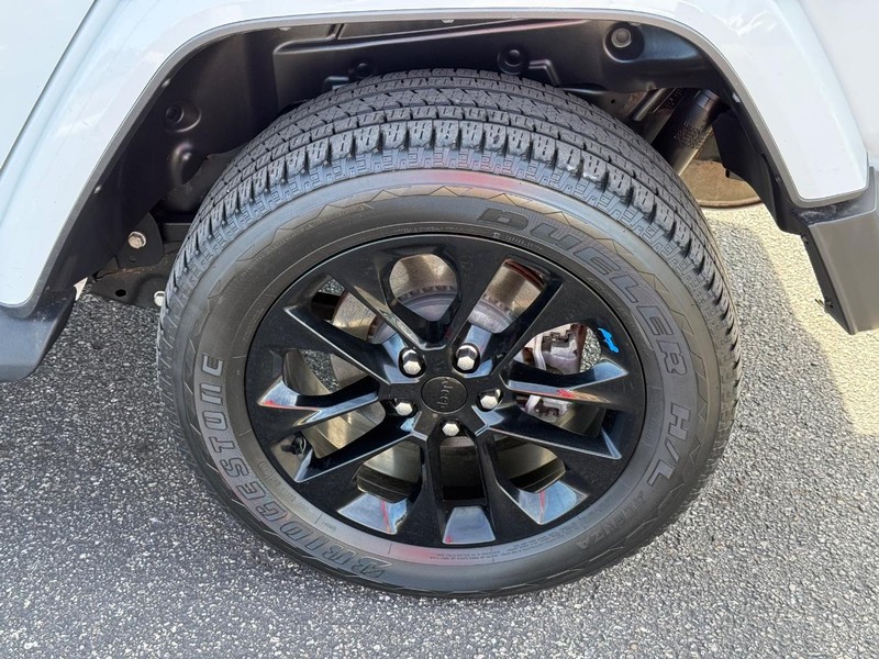 Jeep Wrangler 4xe Vehicle Image 06