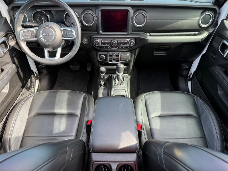 Jeep Wrangler 4xe Vehicle Image 12