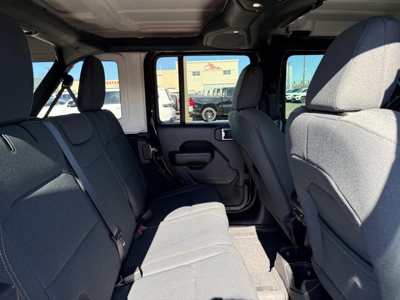 Jeep Wrangler Vehicle Image 10