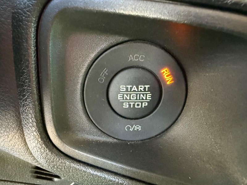 Jeep Wrangler Vehicle Image 15