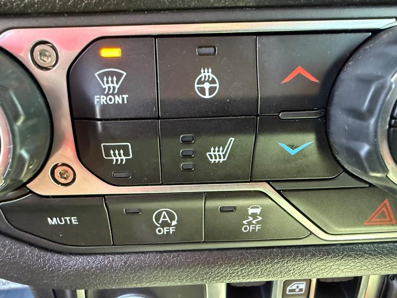 Jeep Wrangler Vehicle Image 16