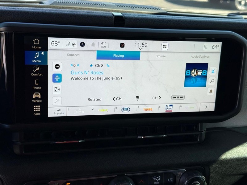 Jeep Wrangler Vehicle Image 17