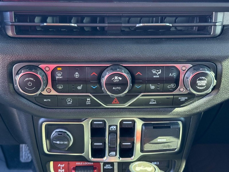 Jeep Wrangler Vehicle Image 19