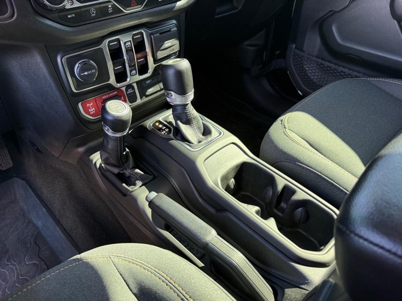 Jeep Wrangler Vehicle Image 20