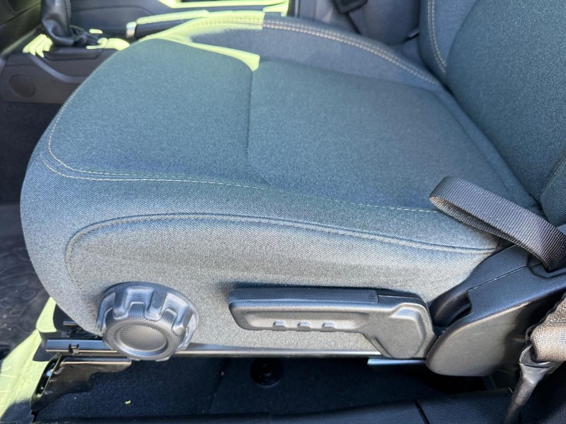 Jeep Wrangler Vehicle Image 25