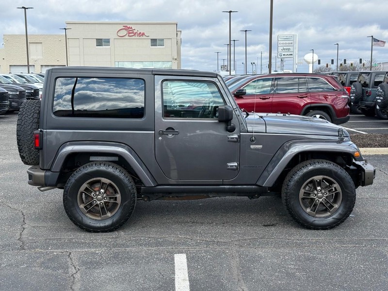 Jeep Wrangler Vehicle Image 02