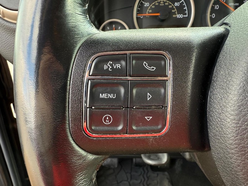 Jeep Wrangler Vehicle Image 13