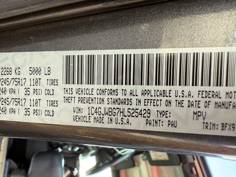 Jeep Wrangler Vehicle Image 24