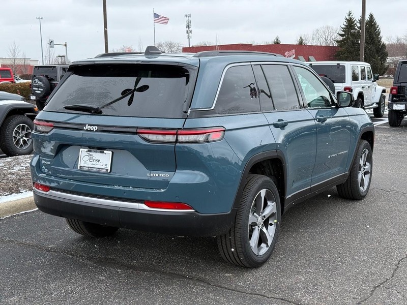 Jeep Grand Cherokee Vehicle Image 03