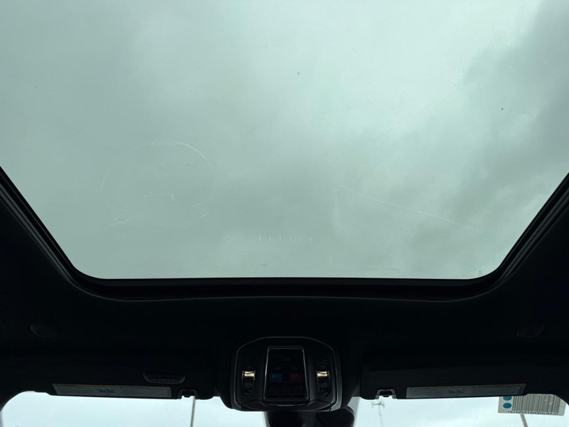 Jeep Grand Cherokee Vehicle Image 07