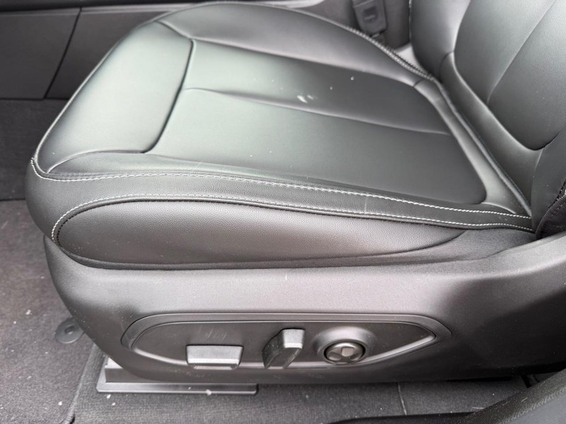 Jeep Grand Cherokee Vehicle Image 19