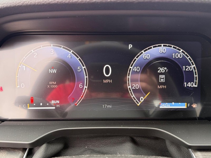 Jeep Grand Cherokee Vehicle Image 16