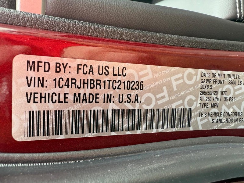 Jeep Grand Cherokee Vehicle Image 20