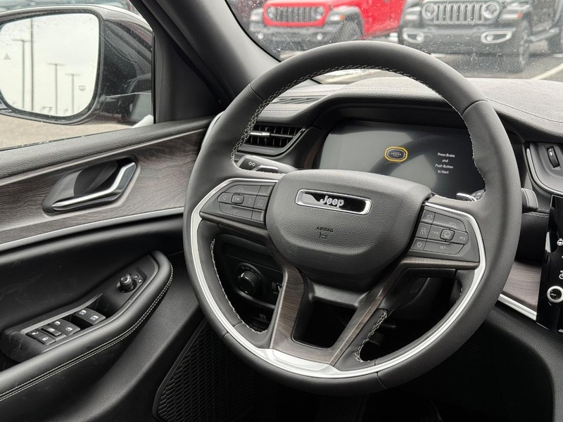 Jeep Grand Cherokee Vehicle Image 07