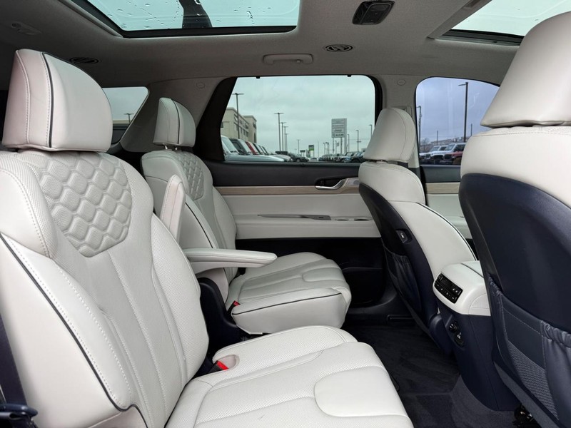 Hyundai Palisade Vehicle Full-screen Gallery Image 11