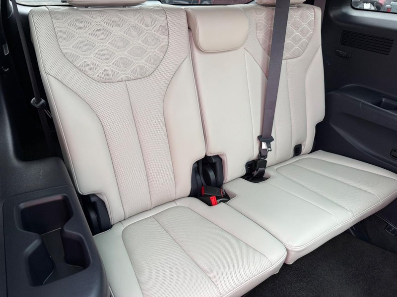 Hyundai Palisade Vehicle Full-screen Gallery Image 12