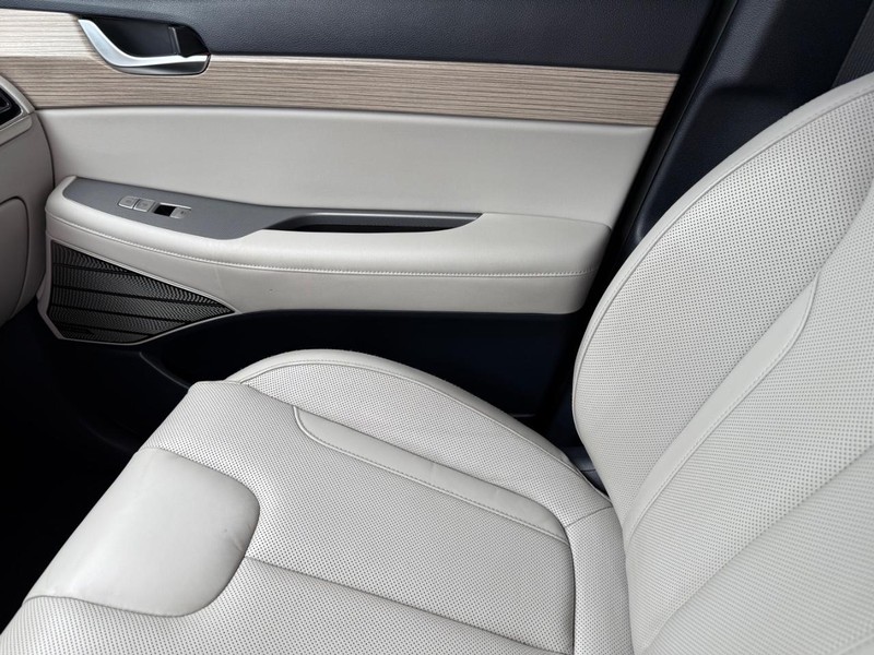 Hyundai Palisade Vehicle Full-screen Gallery Image 24