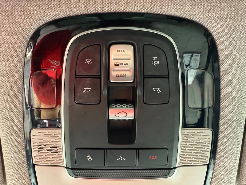 Hyundai Palisade Vehicle Full-screen Gallery Image 25