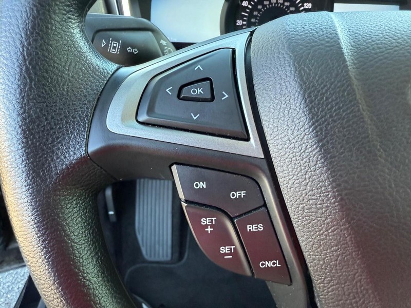 Ford Fusion Vehicle Image 13