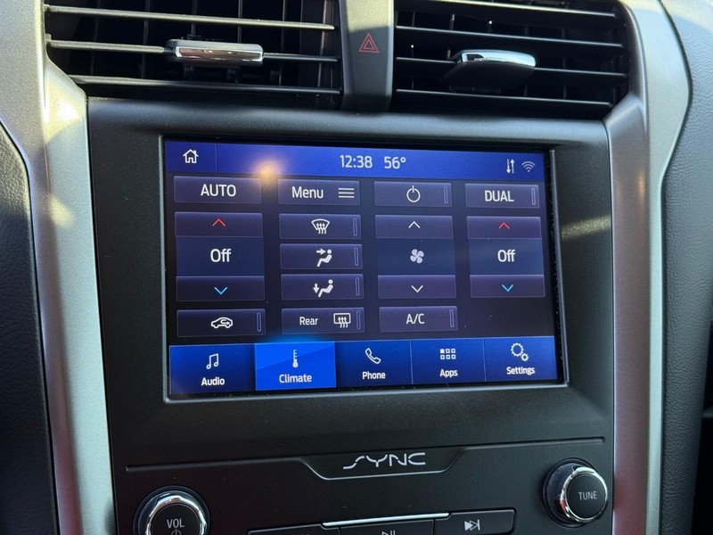 Ford Fusion Vehicle Image 16