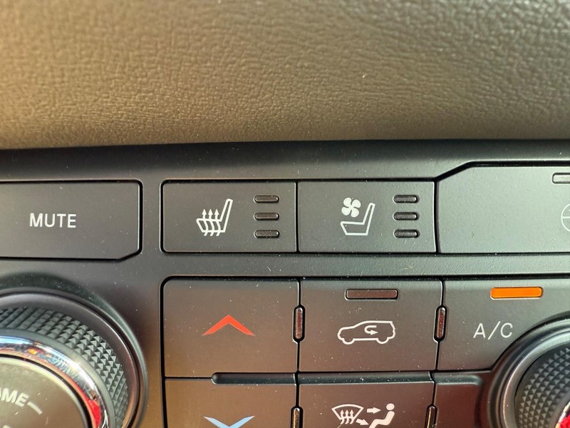 Dodge Durango Vehicle Image 12