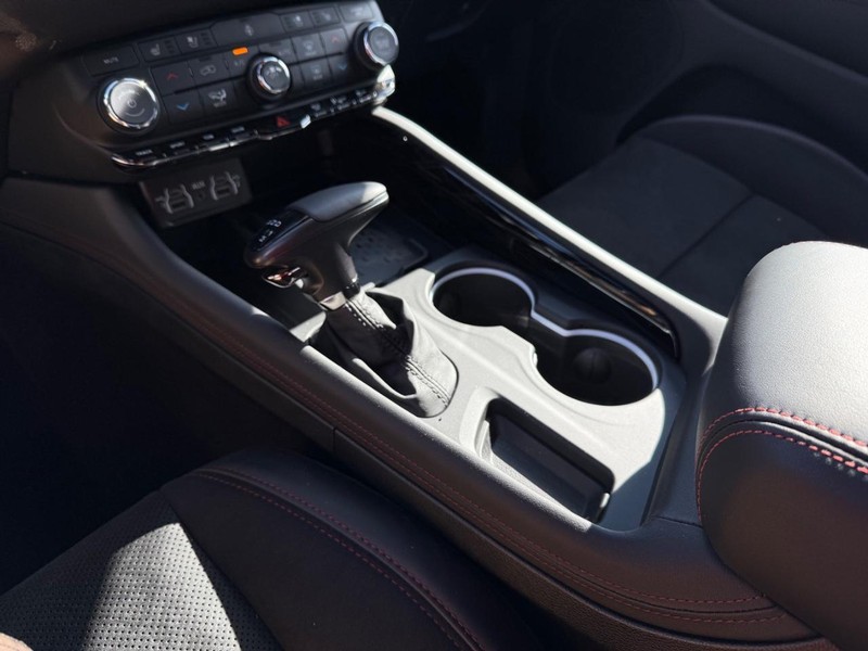 Dodge Durango Vehicle Image 16