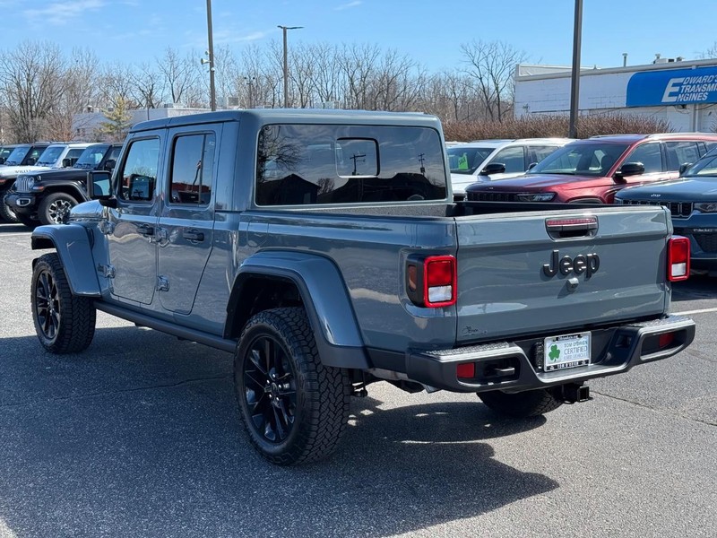 Jeep Gladiator Vehicle Image 05