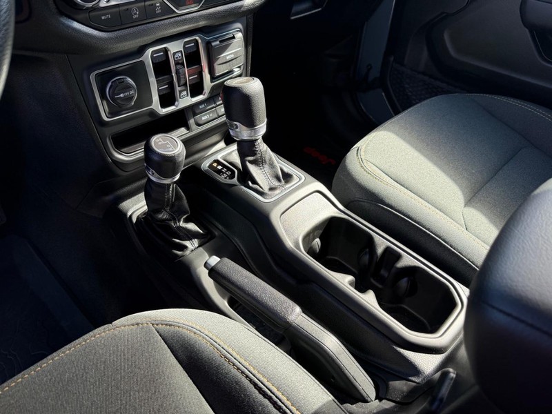 Jeep Gladiator Vehicle Image 19