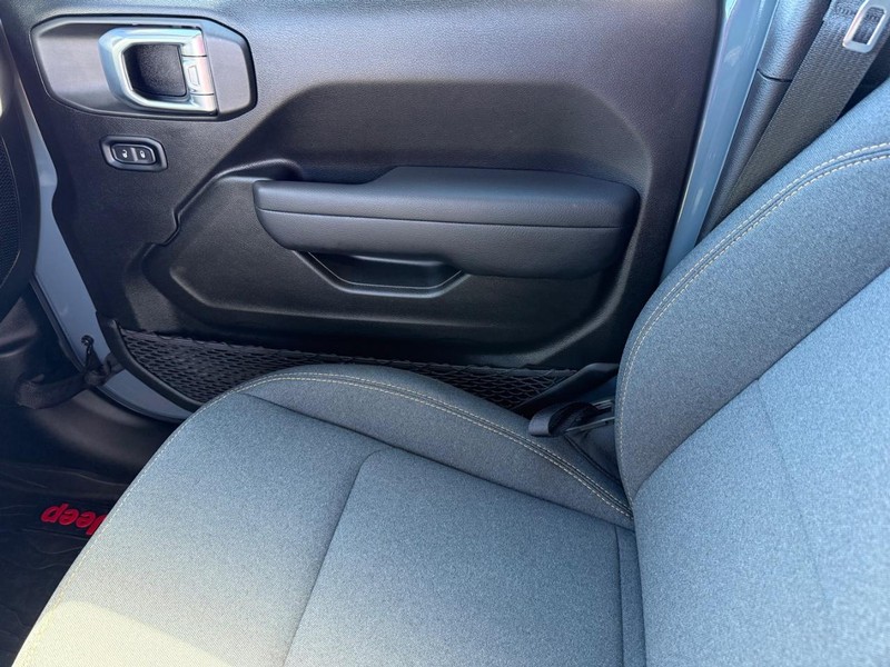 Jeep Gladiator Vehicle Image 20