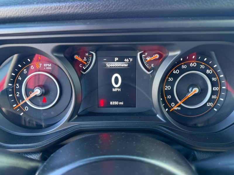 Jeep Gladiator Vehicle Image 21