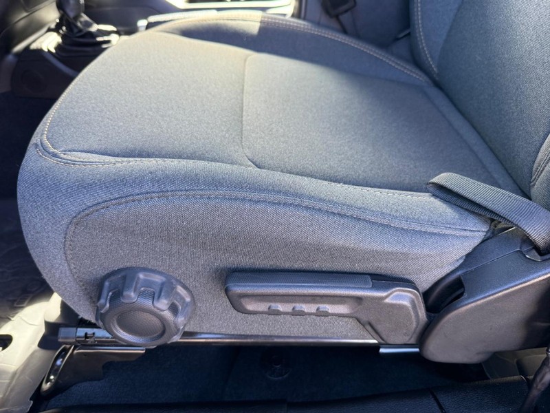 Jeep Gladiator Vehicle Image 24