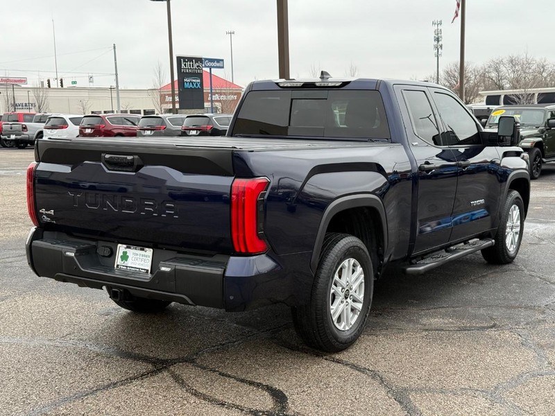 Toyota Tundra 4WD Vehicle Image 03