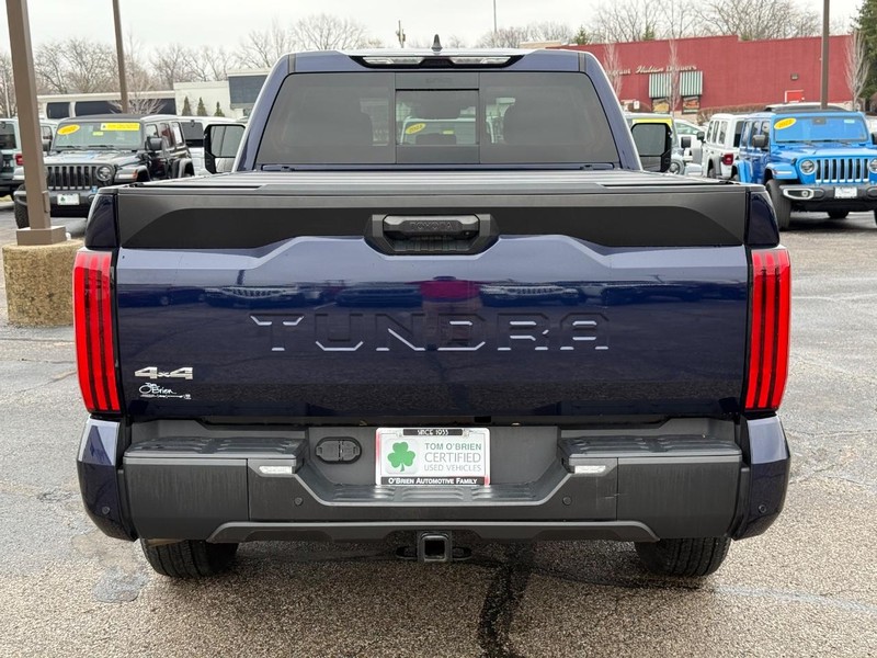 Toyota Tundra 4WD Vehicle Image 04