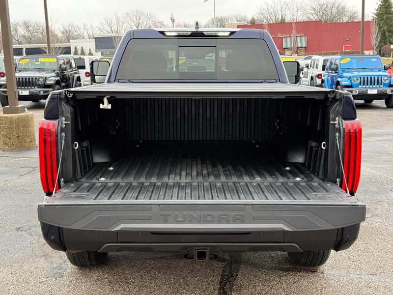 Toyota Tundra 4WD Vehicle Image 07