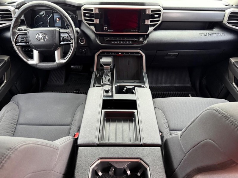 Toyota Tundra 4WD Vehicle Image 11