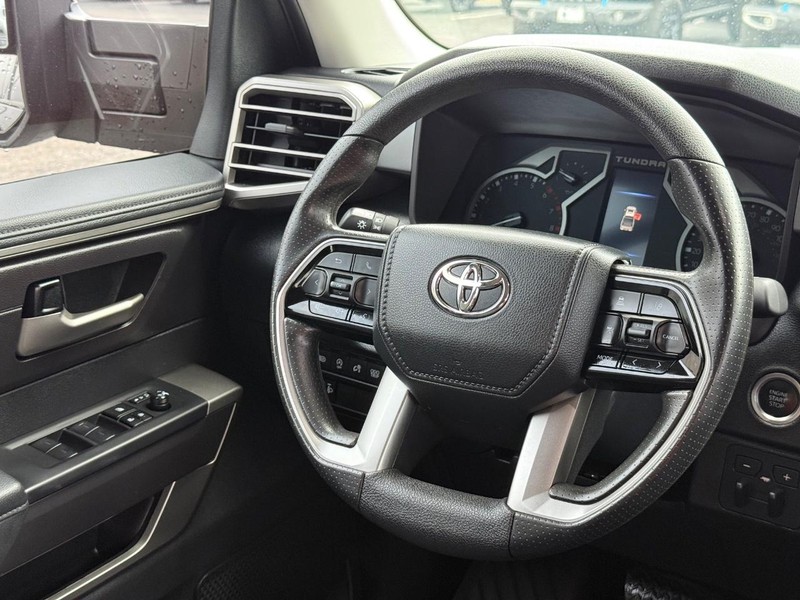 Toyota Tundra 4WD Vehicle Image 12