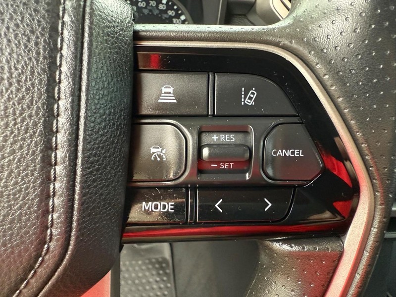 Toyota Tundra 4WD Vehicle Image 14