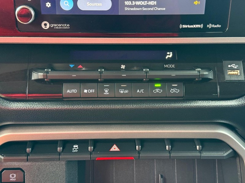 Toyota Tundra 4WD Vehicle Image 18