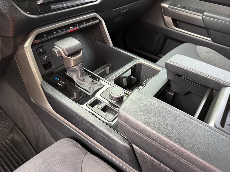 Toyota Tundra 4WD Vehicle Image 19