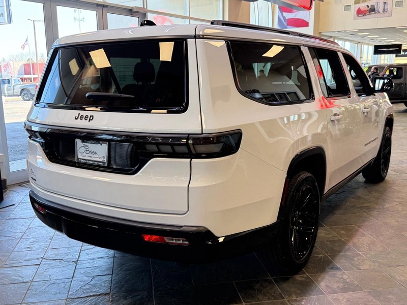 Jeep Grand Wagoneer L Vehicle Image 02